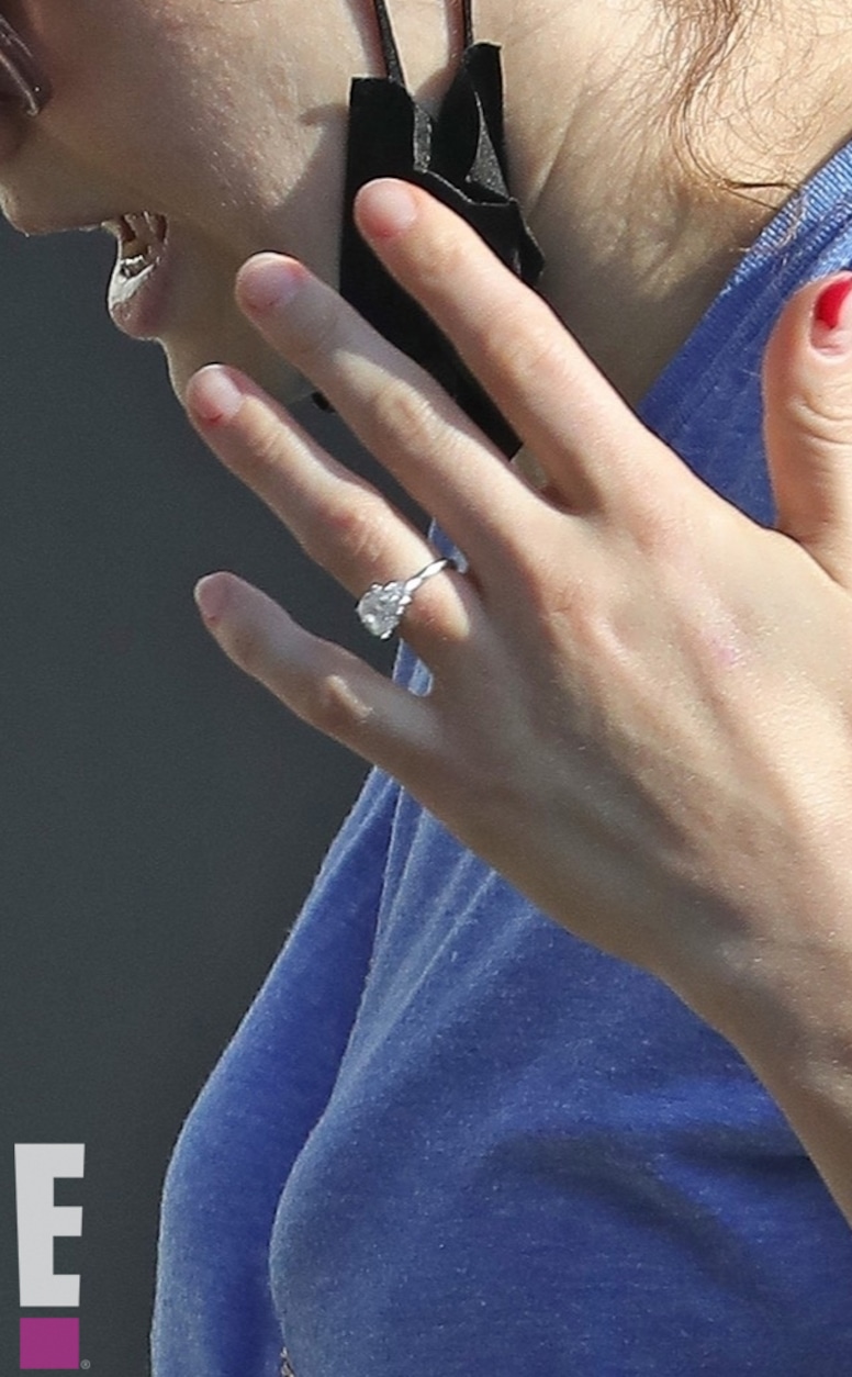 Alexandra daddario engagement ring